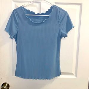Blue lettuce trim top